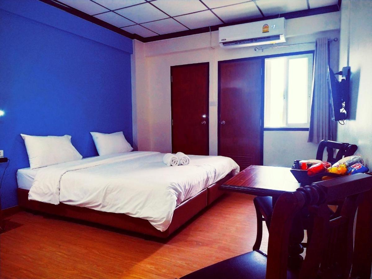 Beerapan Hotel Bangkok Extérieur photo