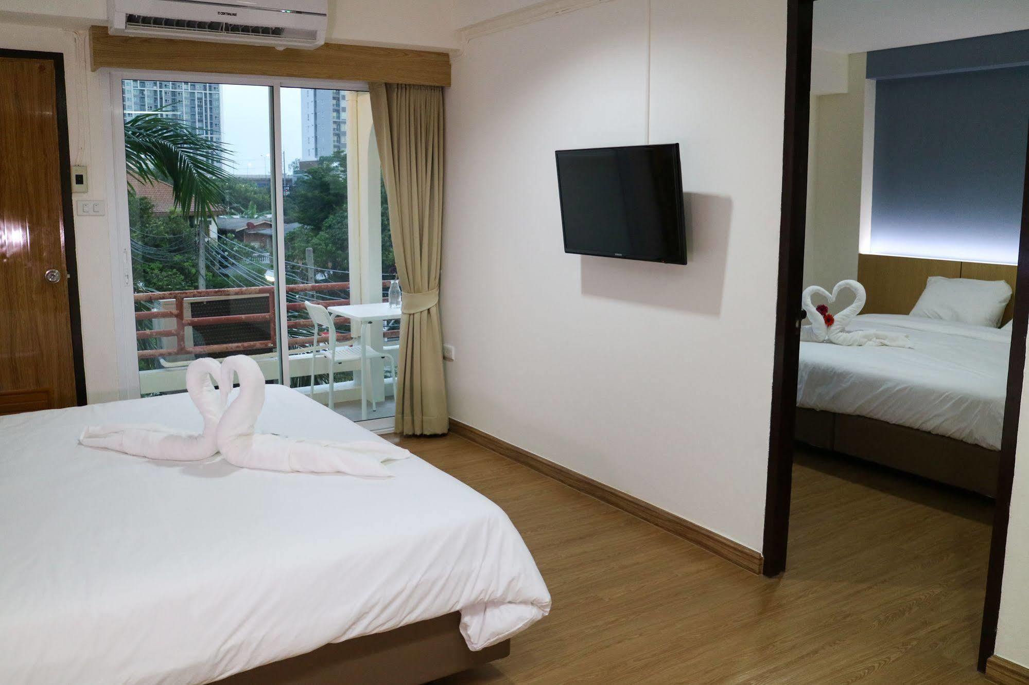 Beerapan Hotel Bangkok Extérieur photo