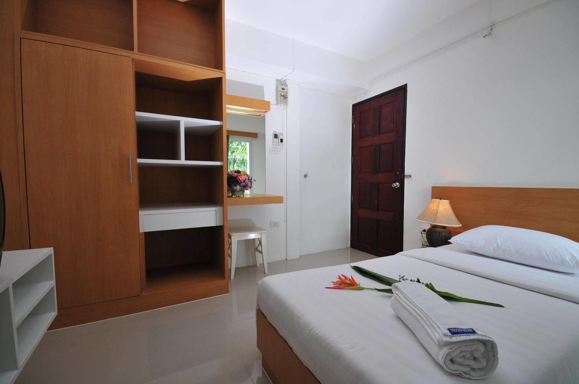 Beerapan Hotel Bangkok Extérieur photo