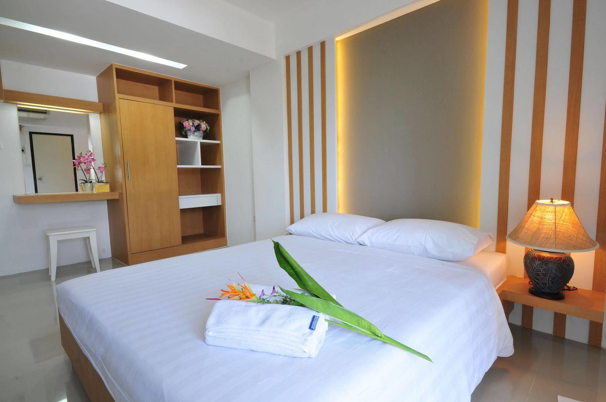 Beerapan Hotel Bangkok Extérieur photo