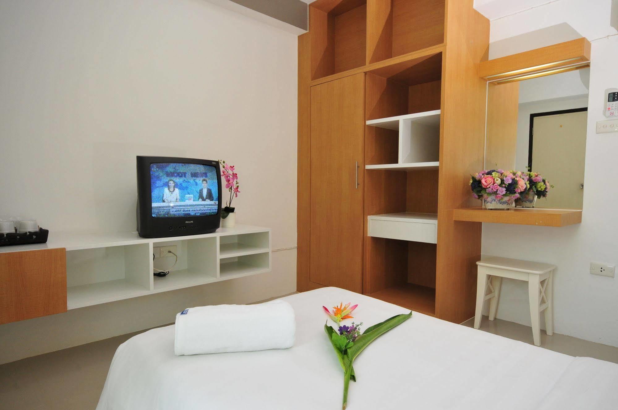 Beerapan Hotel Bangkok Extérieur photo